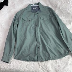 Men’s green casual dress shirt